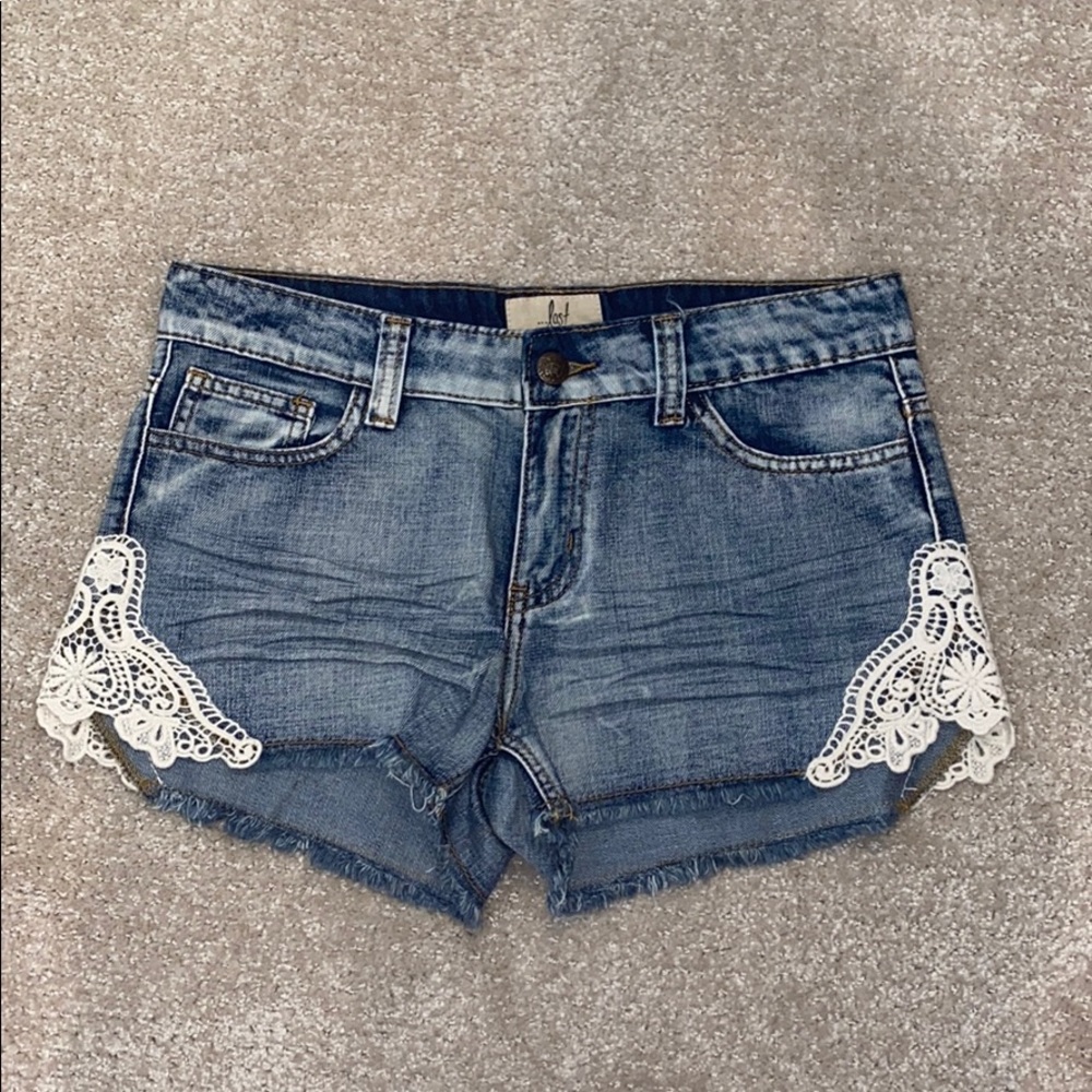 Lost denim shorts with lace